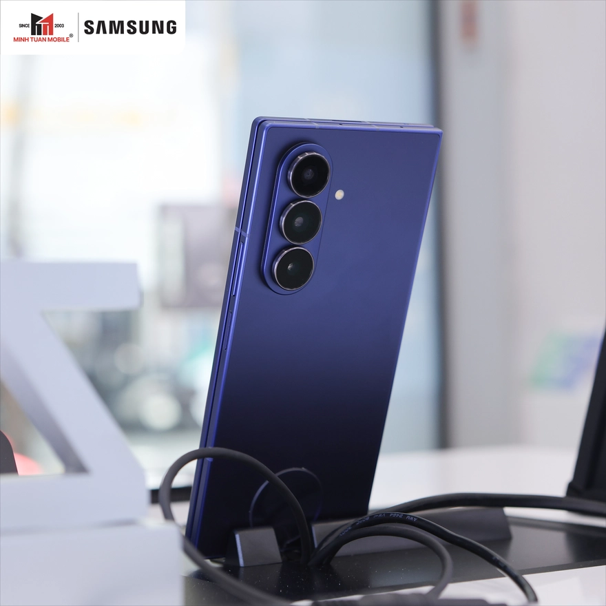 Người dùng Galaxy Z Fold7 gặp vấn đề với bản lề siêu mỏng