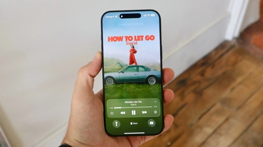 iOS 26 Beta 4 gây tụt pin, nóng máy trên iPhone