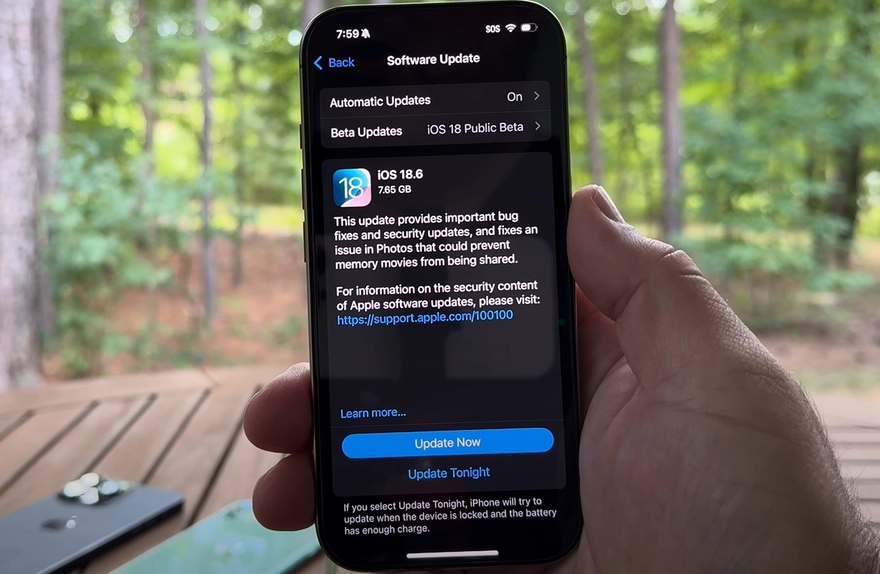 So sánh iOS 18.6 Public Beta và iOS 26 Public Beta 
