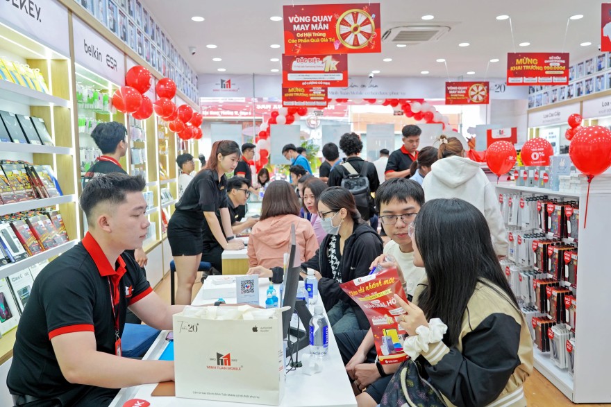 khai trương chi nhánh minh tuấn mobile bình dương