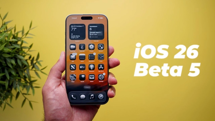 Nên cài đặt iOS 18.6 hay iOS 26 Beta 5 lúc này?