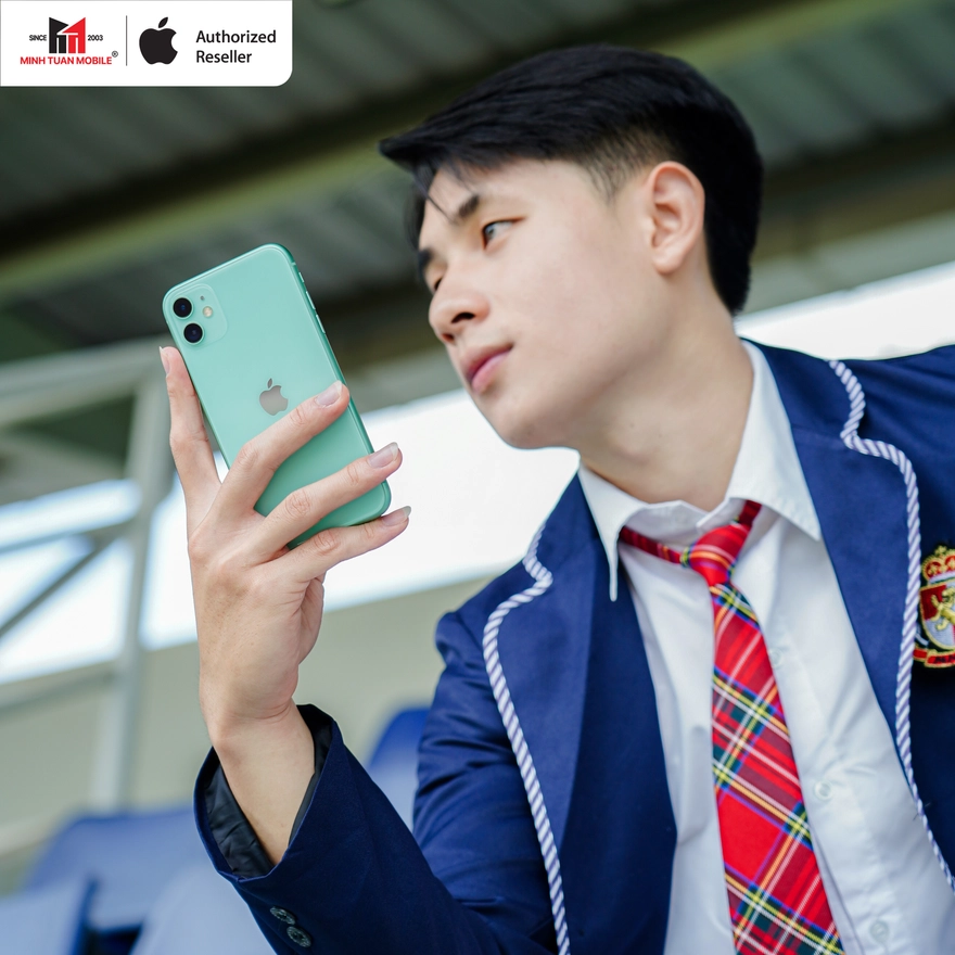 Sinh viên nên mua iPhone nào nhất mùa đại học 2025?