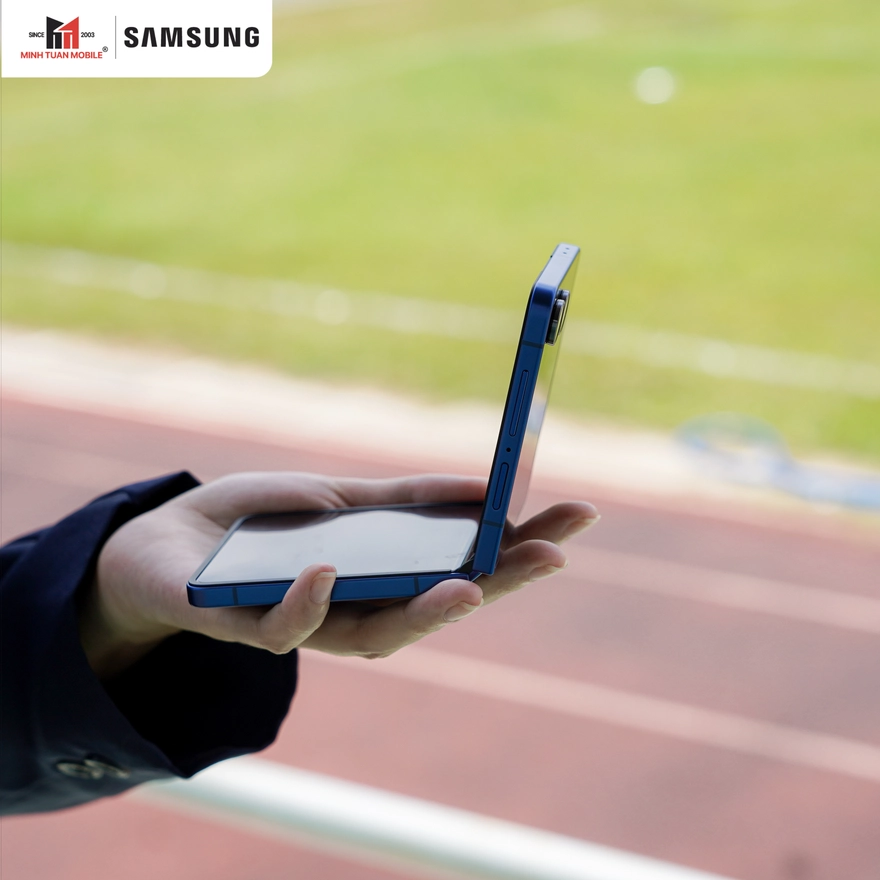 So sánh Samsung Galaxy Z Flip7 FE với Galaxy Z Flip7