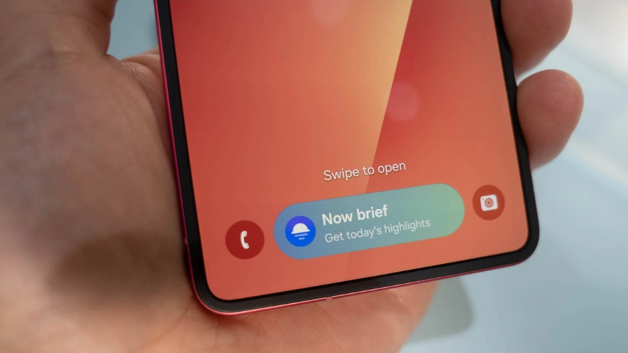 Galaxy Z Flip6 bất ngờ đón tính năng mới từ One UI 8