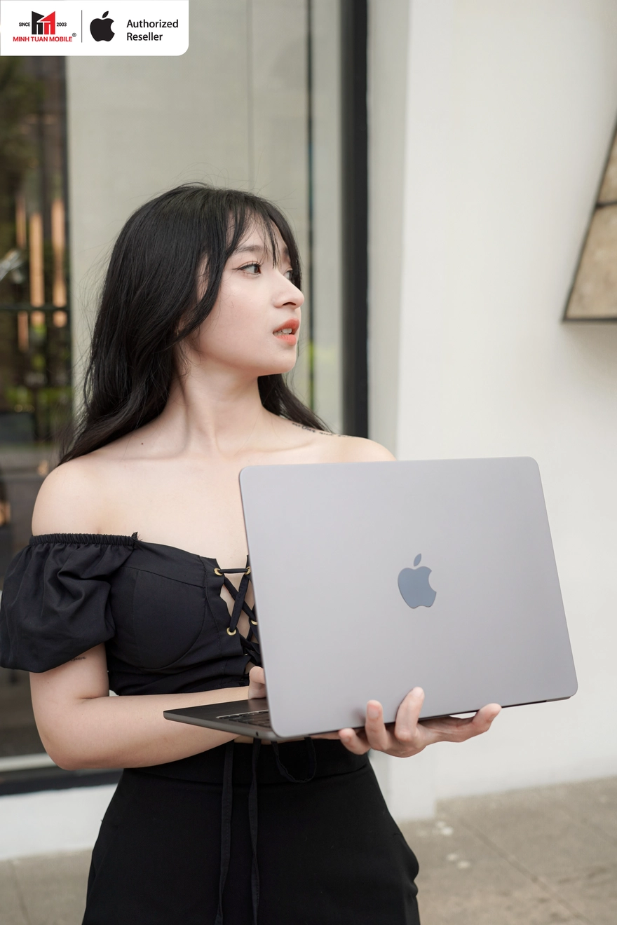 Sinh viên 2025 nên chọn laptop hay máy tính bảng?