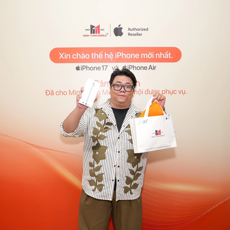 Những khách hàng đầu tiên trên thế giới sở hữu iPhone 17 và iPhone Air tại Minh Tuấn Mobile