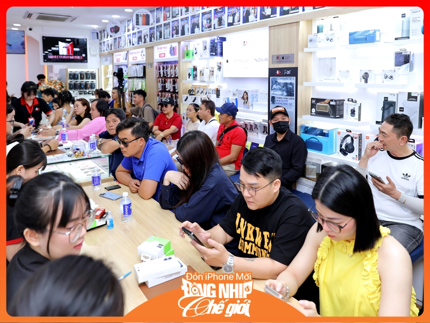 Giảm 400K khi mua iPhone 17 qua tín dụng Visa Homecredit tại mPOS