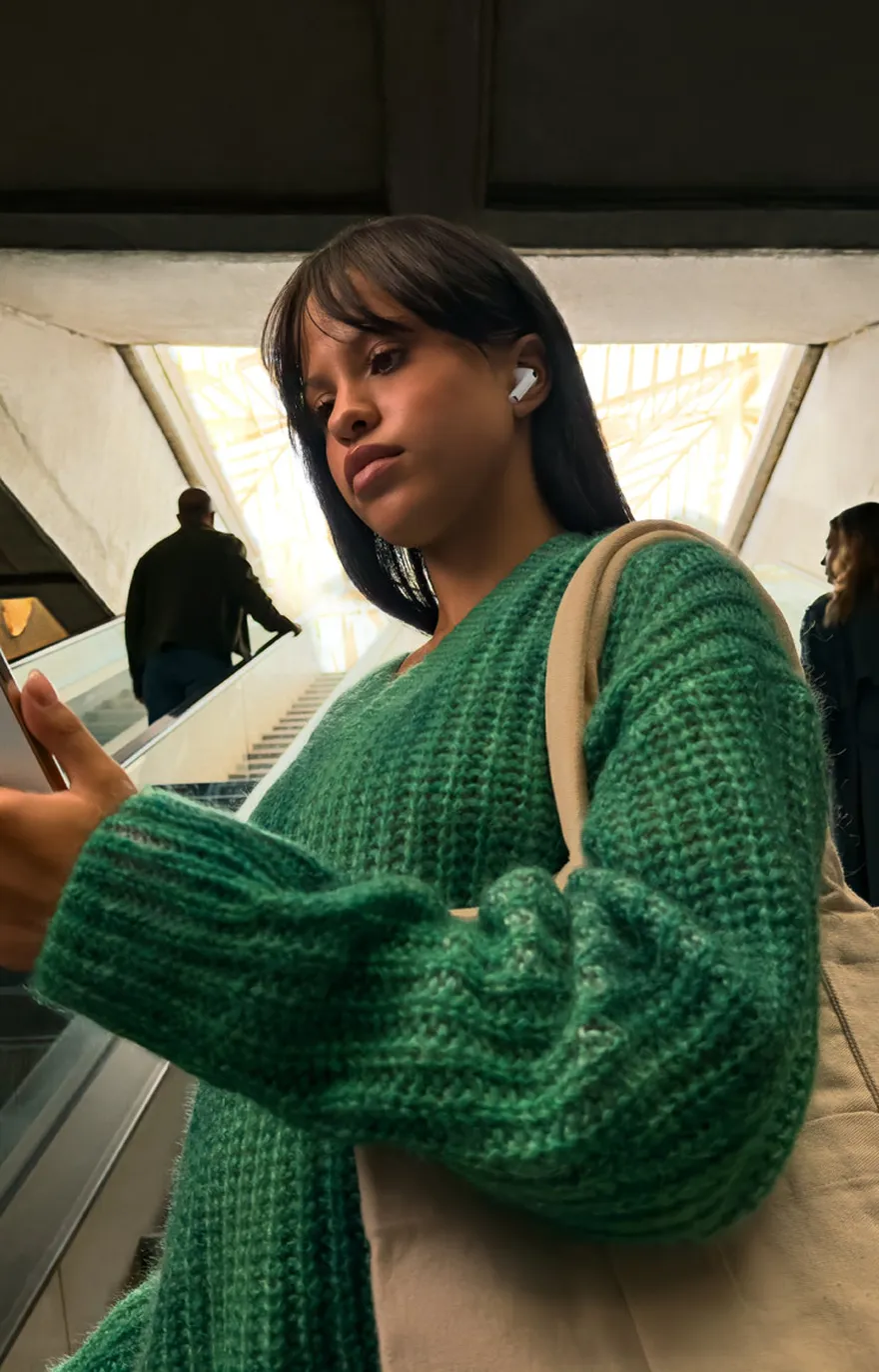 Nên chọn AirPods 4 hay AirPods Pro 3 