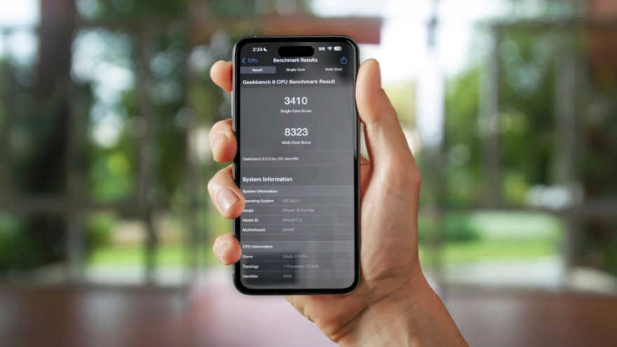 Đánh giá hiệu năng và pin của iOS 26.0.1 vừa ra mắt