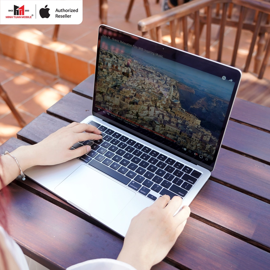 Nên chọn mua MacBook Air M4 hay iPad Pro M4?