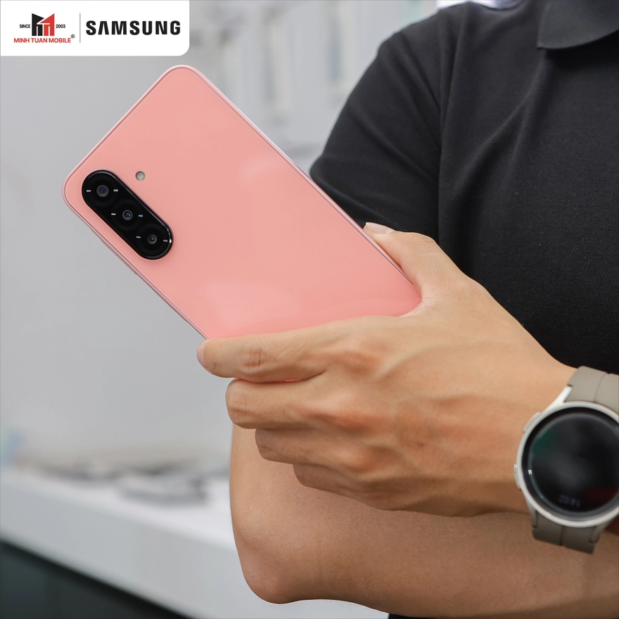 Mẫu điện thoại màu hồng siêu dễ thương tặng nàng 20/10