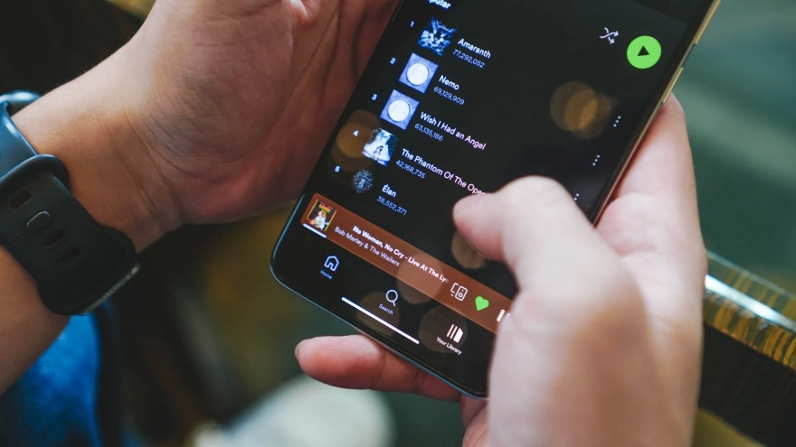 Spotify đơ hàng loạt trên điện thoại Samsung và Google