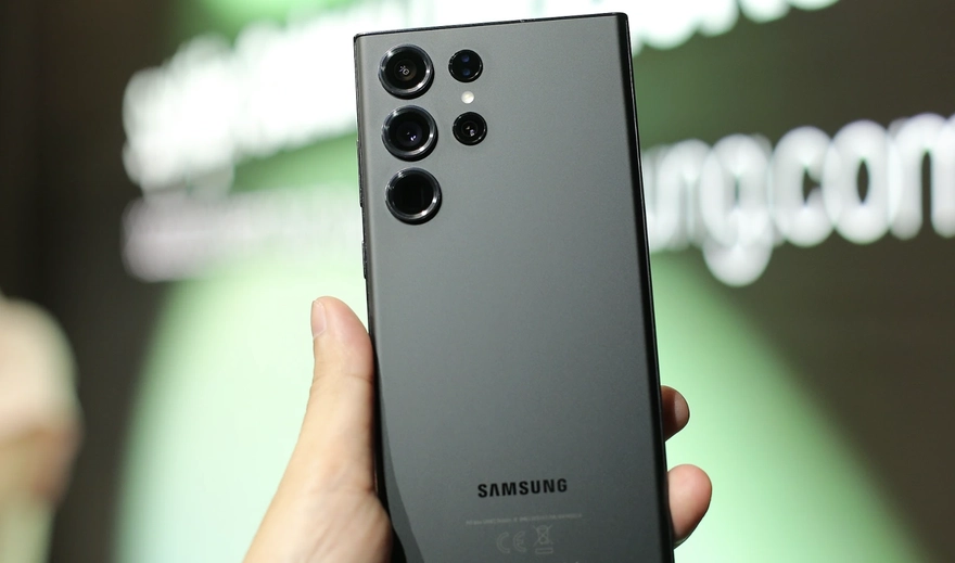 Galaxy S23 nhận bản vá mới sau khi One UI 8 tạm dừng