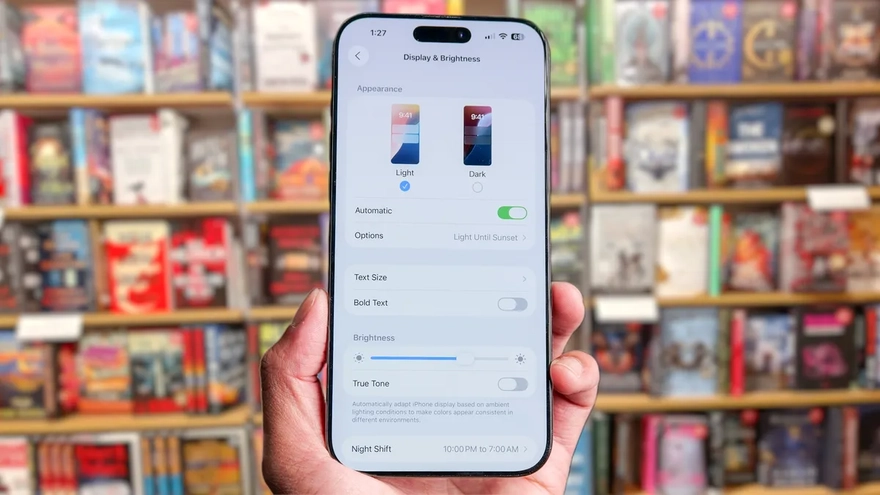 Bật chế độ Tự động sáng trên iOS 26 chưa chắc bạn đã biết