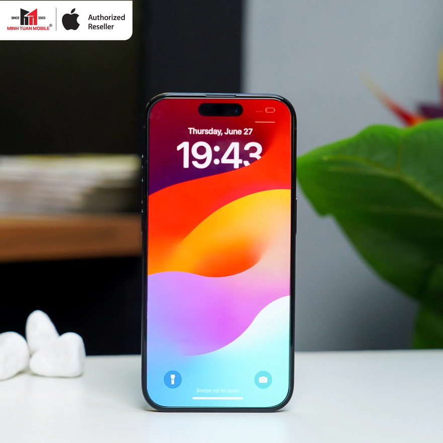 iPhone 15 Pro là mẫu Pro nhẹ nhất, đáng tiền nhất 2025