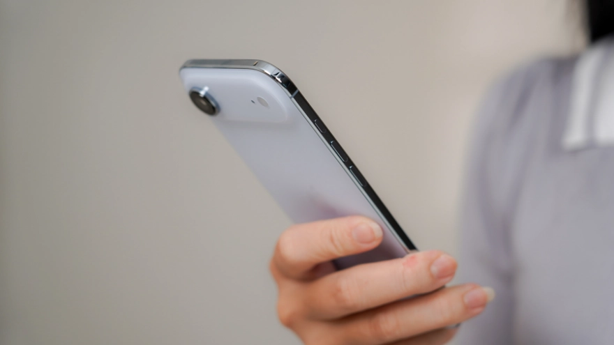 Đánh giá thời lượng pin thực tế của iOS 26.2