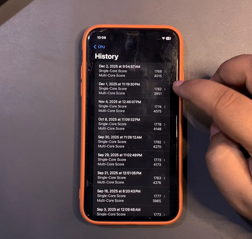 Đánh giá iOS 26.2 Beta trên iPhone 11: Hết lag, siêu mượt