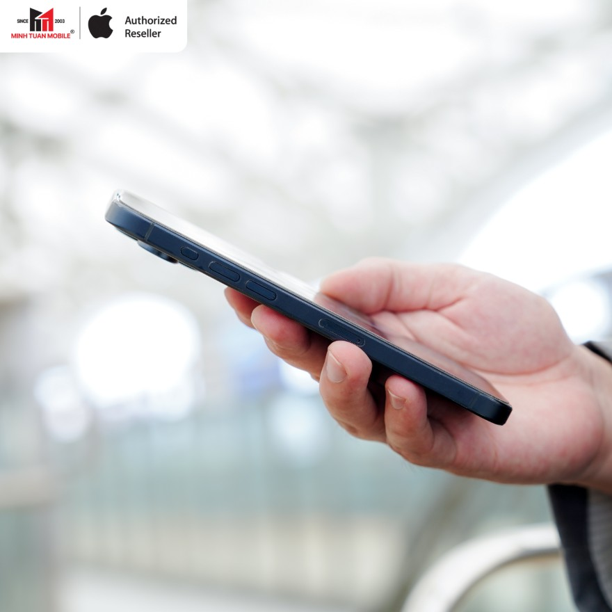 Mua iPhone 15 Pro Max cuối năm 2025: Quyết định lời hay lỗ?