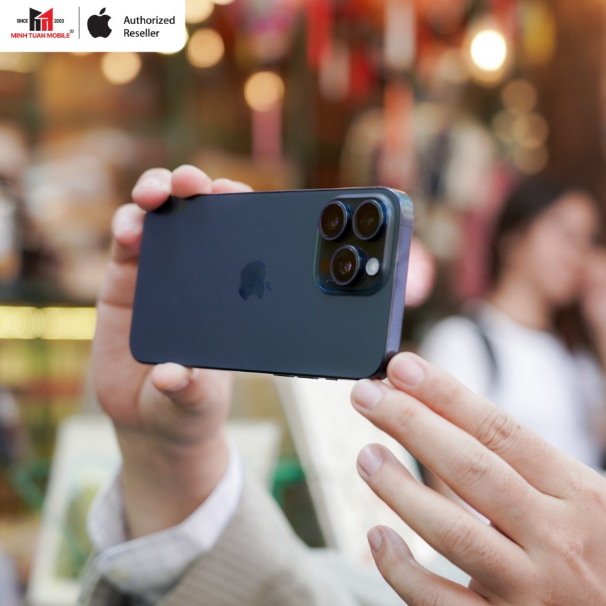 Mua iPhone 15 Pro Max cuối năm 2025: Quyết định lời hay lỗ?