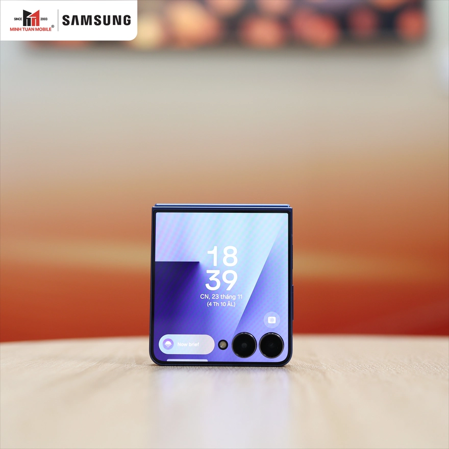 Quên gập ba đi, Galaxy Z Flip7 mới là chân ái của sự tinh tế
