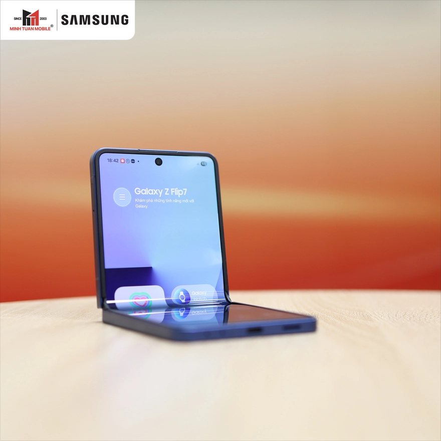 Quên gập ba đi, Galaxy Z Flip7 mới là chân ái của sự tinh tế
