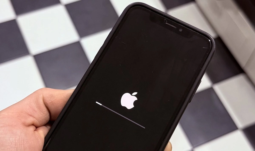 Ai bắt buộc phải cập nhật iOS 18.7.3 ngay lập tức?