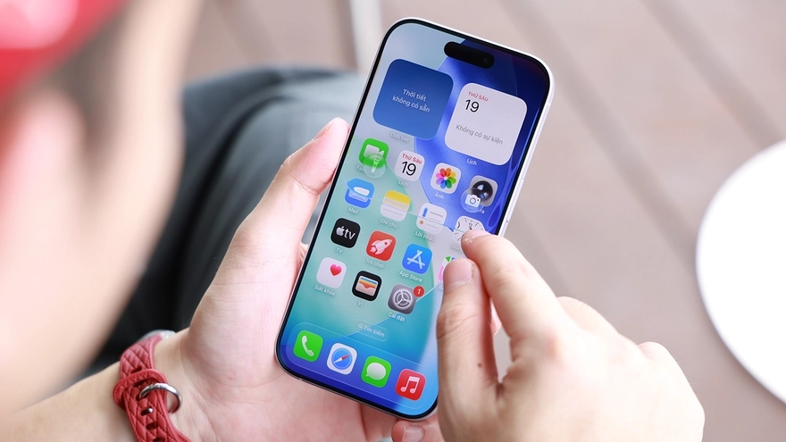 So sánh iOS 26.1 và iOS 26.2: Thay đổi nhỏ nhưng thực tế