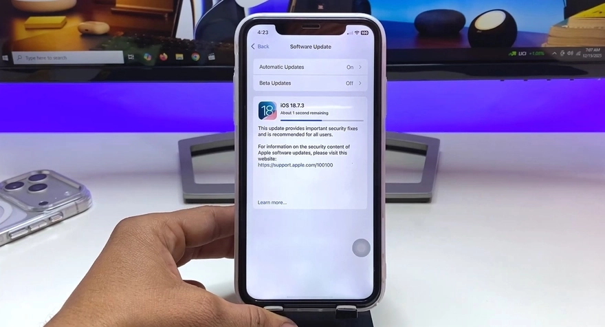 iOS 18.7.3: Cứu cánh cho iPhone cũ bị hao pin và quá nhiệt