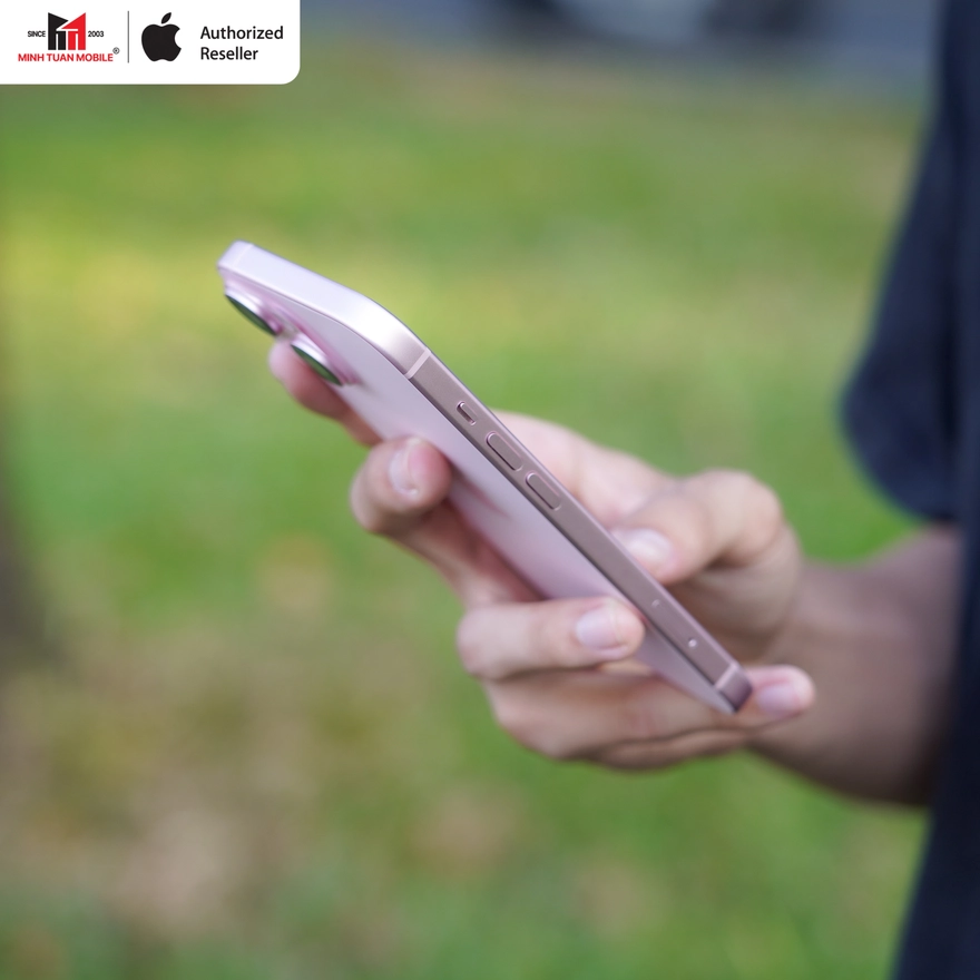 iPhone 13: Màn OLED, camera xịn, chỉ hơn 11 triệu dùng vẫn ngon