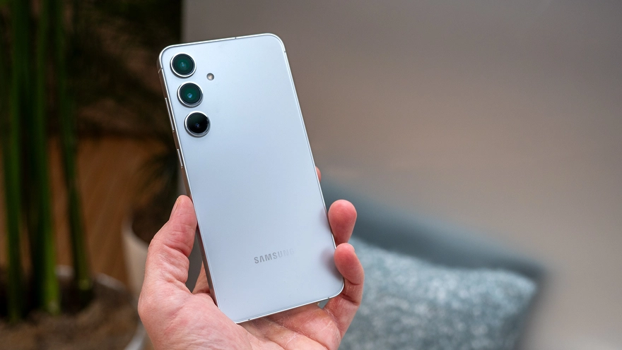 Galaxy S26 Plus sẽ có màn hình 6.9 inch lớn giống S26 Ultra