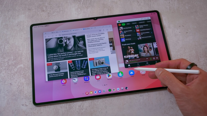 2 tablet tốt nhất 2025: iPad Pro M5 đối đầu Galaxy Tab