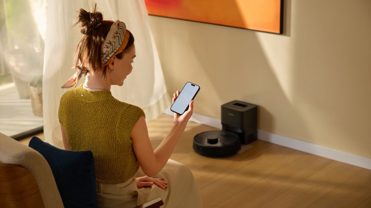 Trạm sạc tự động thu gom bụi&nbsp;