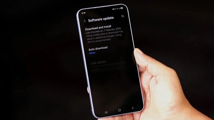 Samsung tung bản vá mới cho Galaxy S25, sửa 55 lỗ hổng