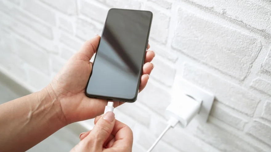 Cách nhận biết cáp USB sạc nhanh