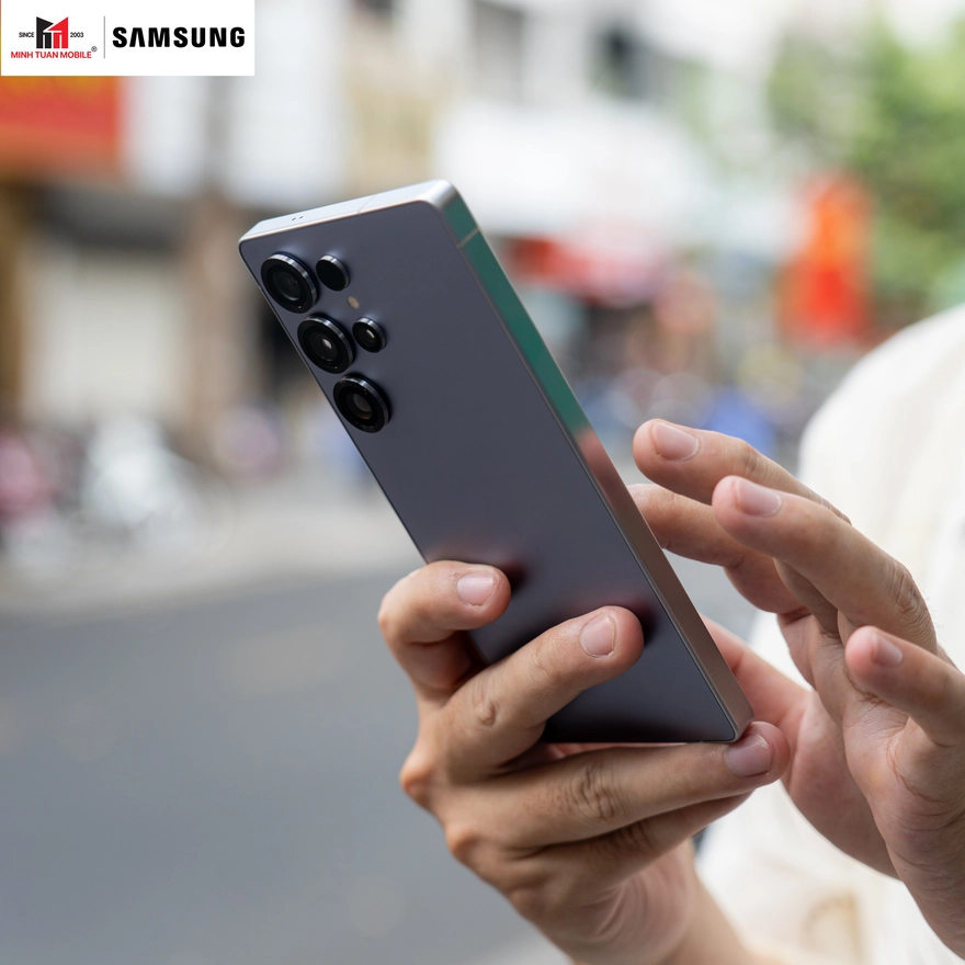 Tuổi Dậu 2026 mua điện thoại màu gì để tiền không 