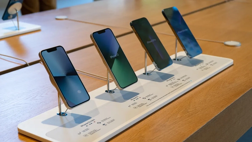 Apple khẳng định: Siri thông minh nhất vẫn ra mắt đúng hạn!