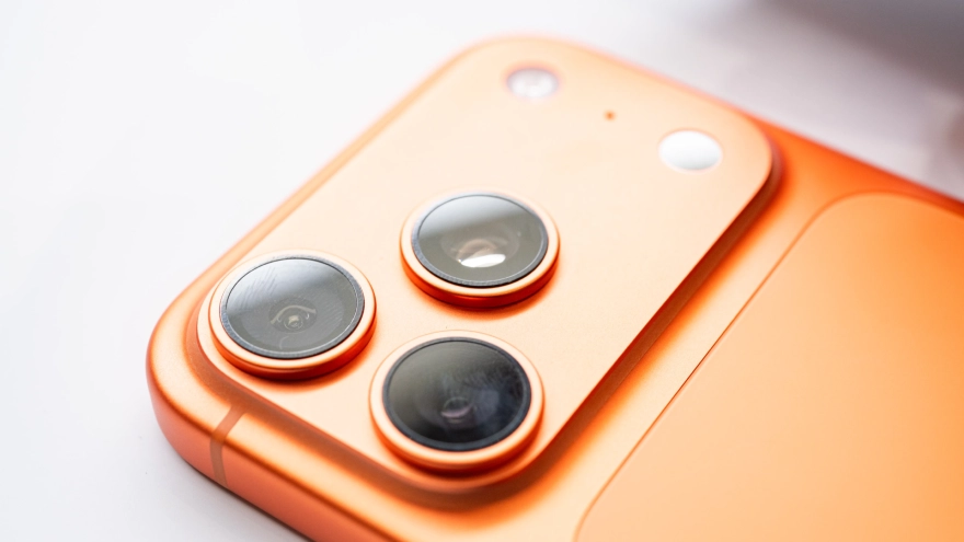 Đừng lãng phí bộ nhớ iPhone với ảnh JPEG