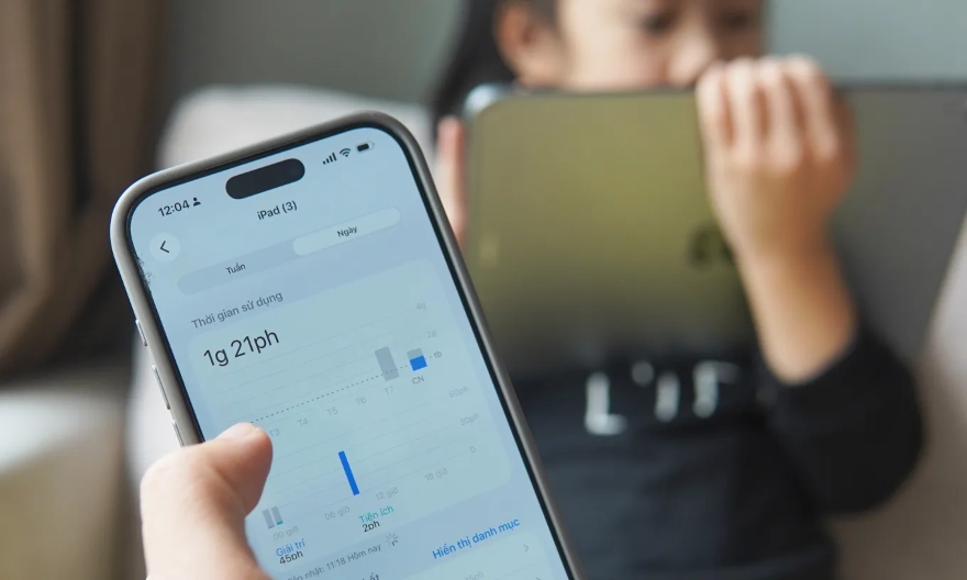 Cách kiểm soát trẻ em dùng iPad, điện thoại ngày Tết