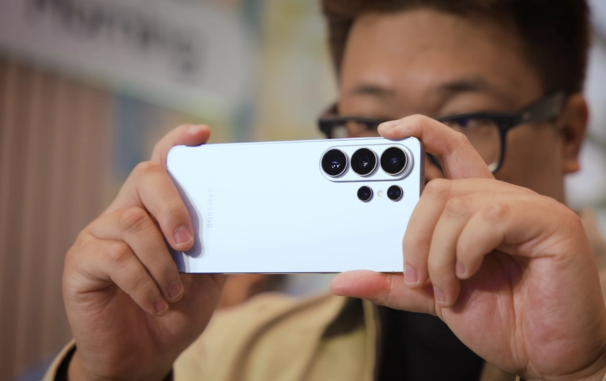 So kè Galaxy S26 Ultra vs Galaxy S25 Ultra: Có đủ khác biệt?