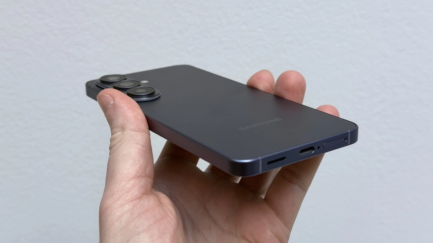 Galaxy S26 và Galaxy S26 Plus khác nhau những gì