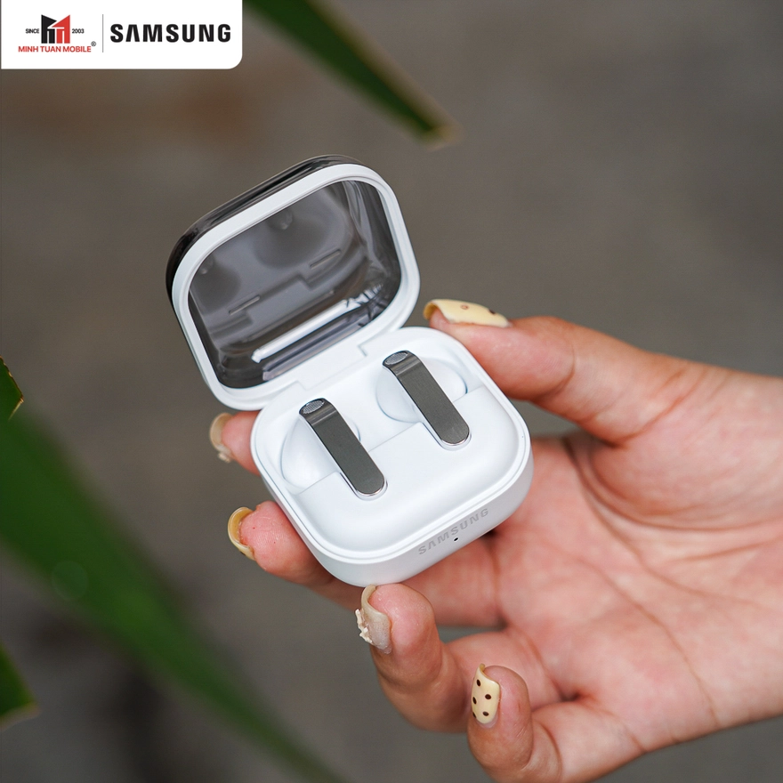 Chênh nhau tiền triệu: Chọn Galaxy Buds4 hay bản Pro hời hơn?