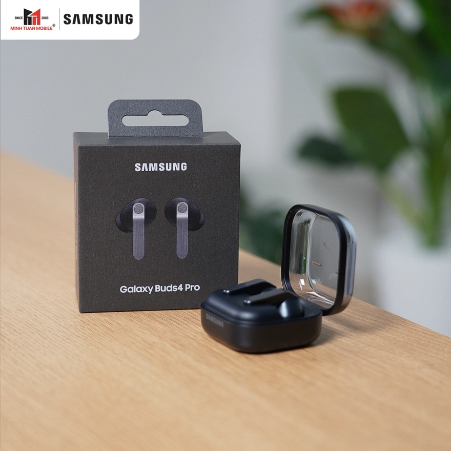 chenh-nhau-tien-trieu-chon-galaxy-buds4-hay-ban-pro-hoi-hon