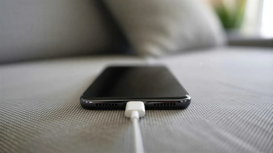 Sạc nhanh nhưng pin lên chậm, đâu là nguyên nhân