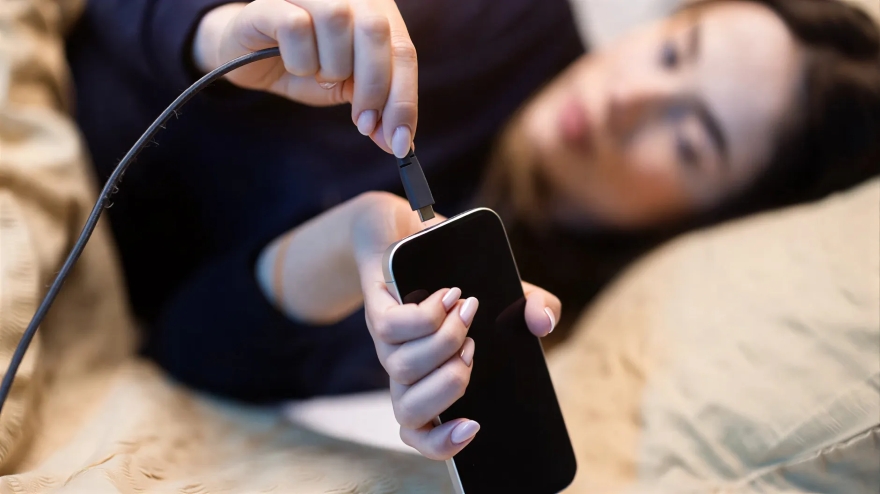 Sạc nhanh nhưng pin lên chậm, đâu là nguyên nhân