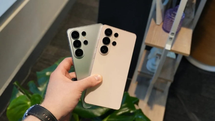 Samsung loại bỏ periscope trên Galaxy S26 Ultra