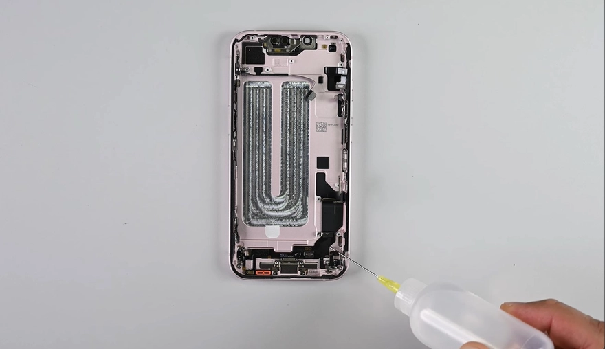 iPhone 17e đạt 7/10 điểm sửa chữa: Bước tiến mới từ Apple