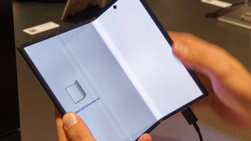 Samsung lộ diện Galaxy Z TriFold 2 và Z Slide: Cực phẩm 2027