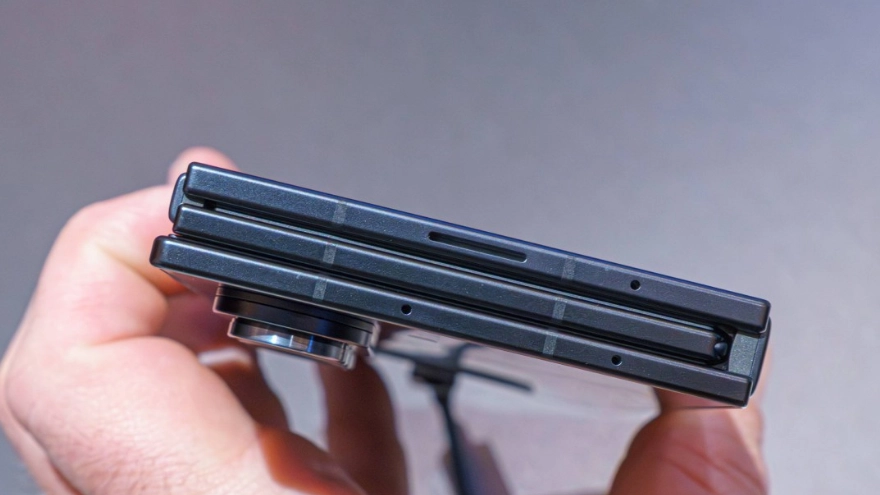 Samsung lộ diện Galaxy Z TriFold 2 và Z Slide: Cực phẩm 2027