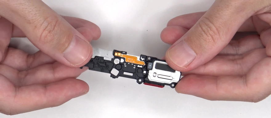 Teardown Galaxy S26:  Nâng cấp tản nhiệt, chống nước tốt