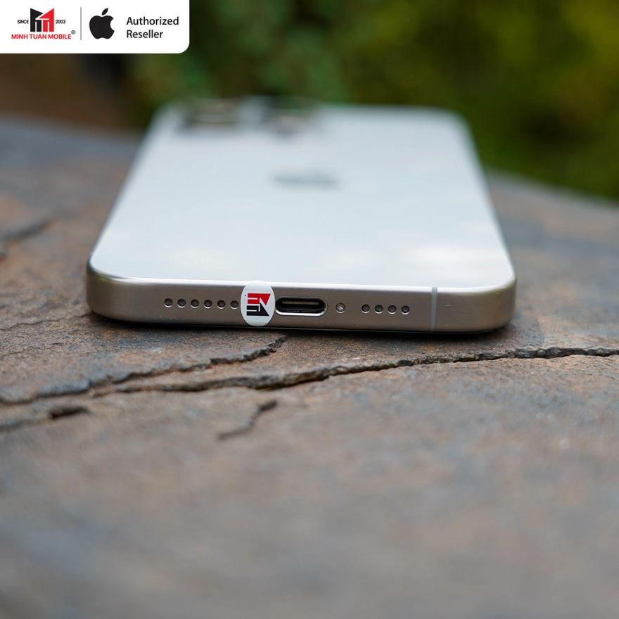 iphone-17e-moi-va-iphone-15-pro-max-cu-chon-may-nao